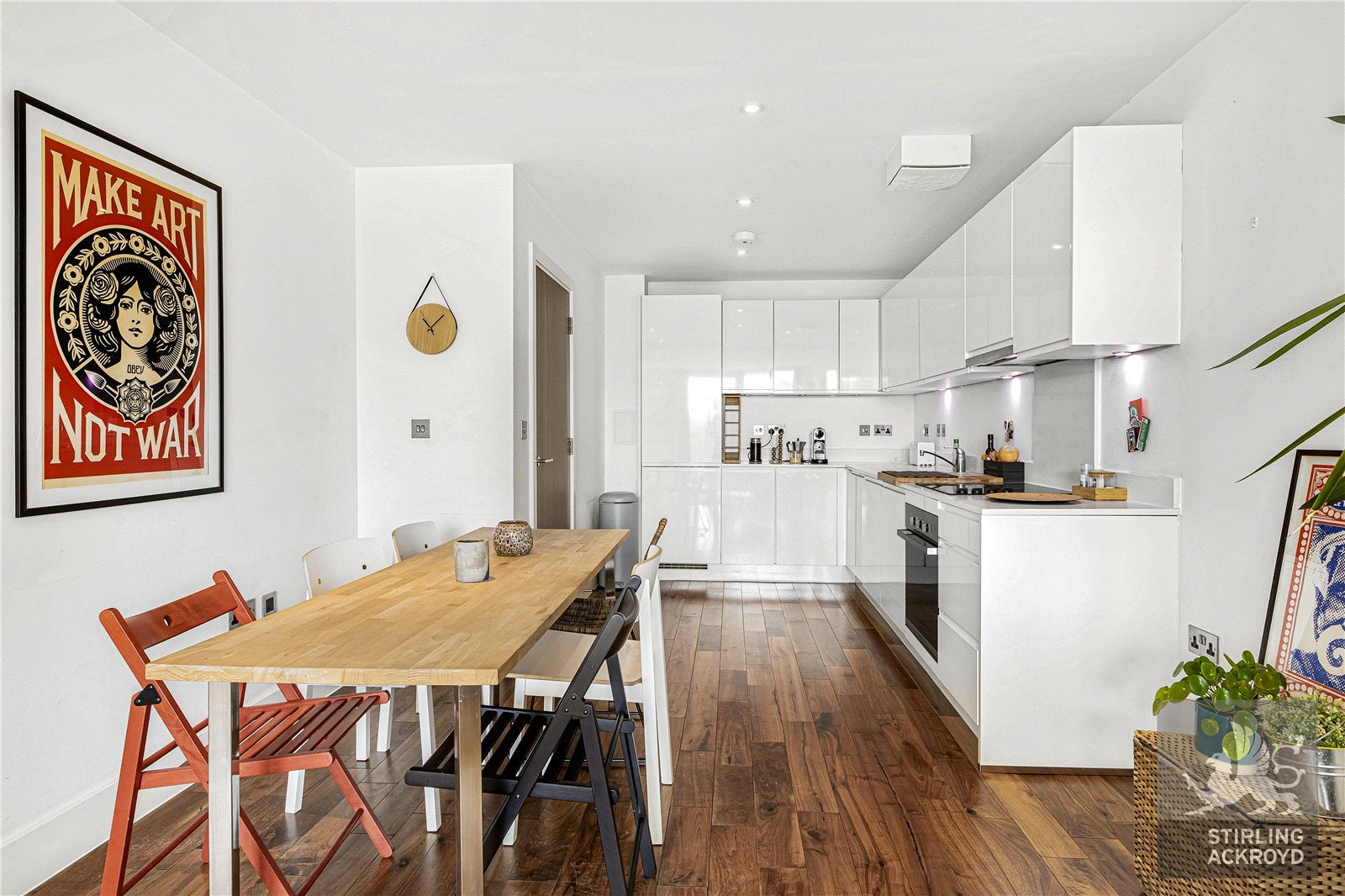 Flat De Beauvoir Crescent in Greater London