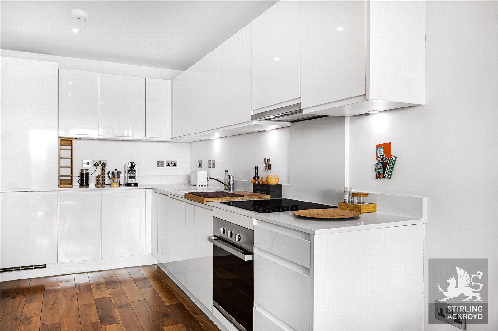 Flat De Beauvoir Crescent in Greater London