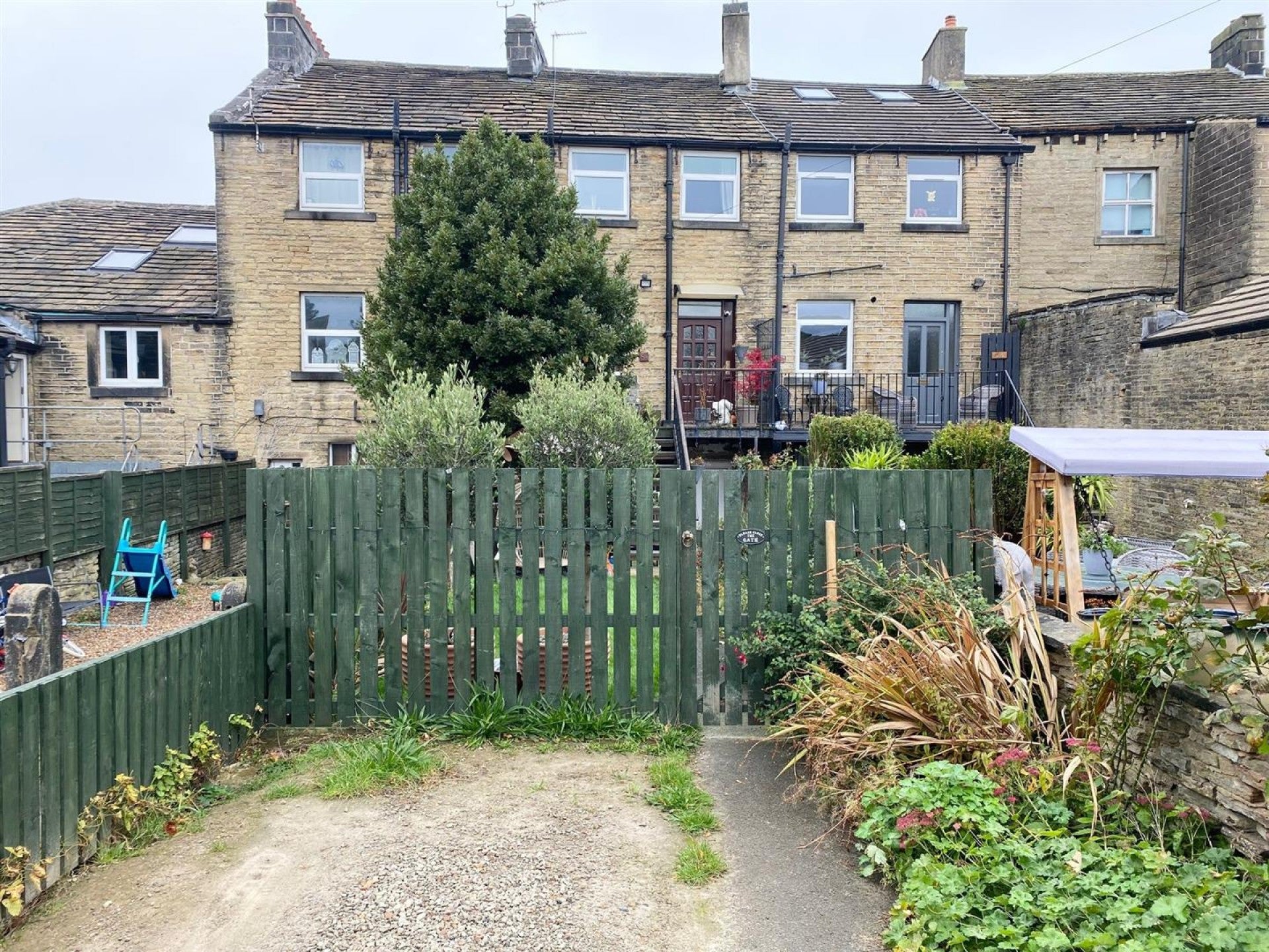 Flat Huddersfield Road in Kirklees