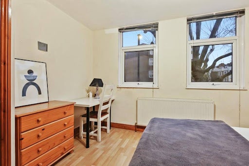Room Chippenham Road in City of Westminster