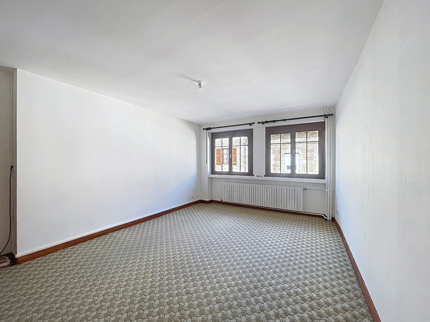 Flat Place de la Calade in Yssingeaux