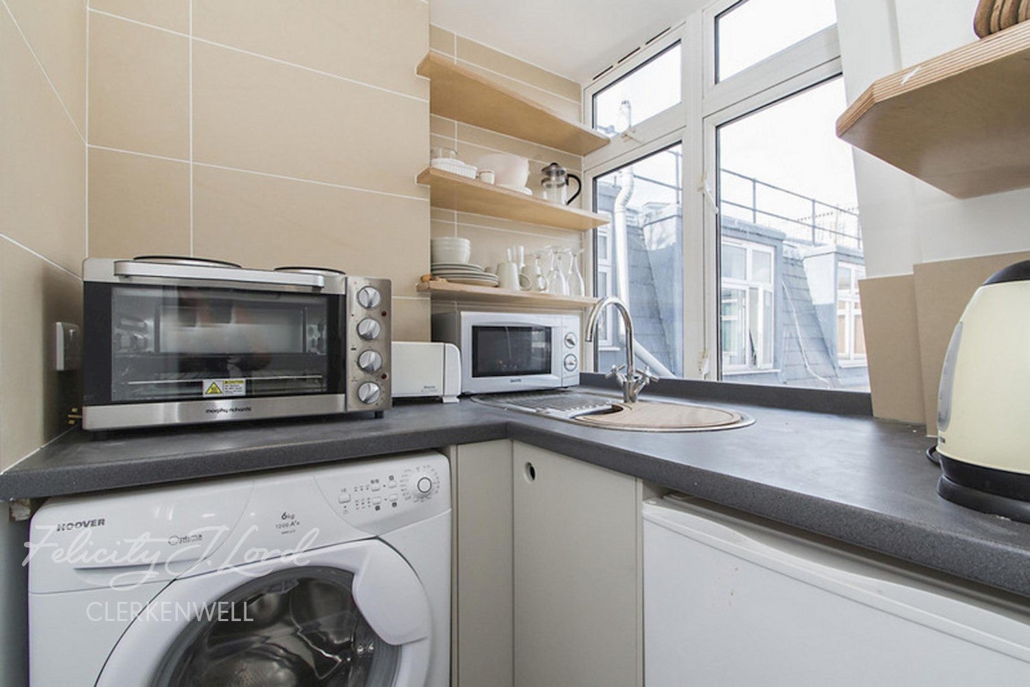 Flat Fetter Lane in City of London