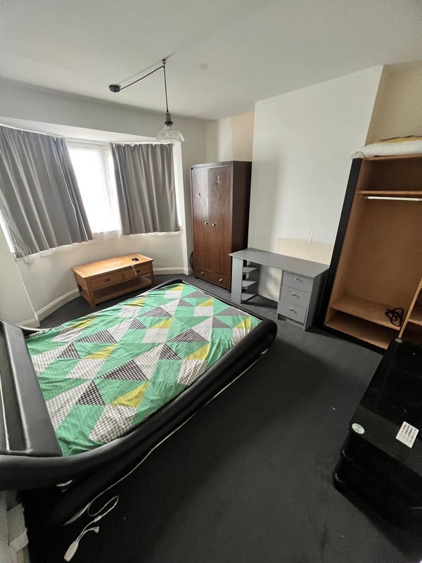 Room Shaftesbury Road in Leicester