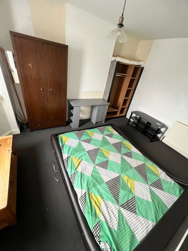 Room Shaftesbury Road in Leicester