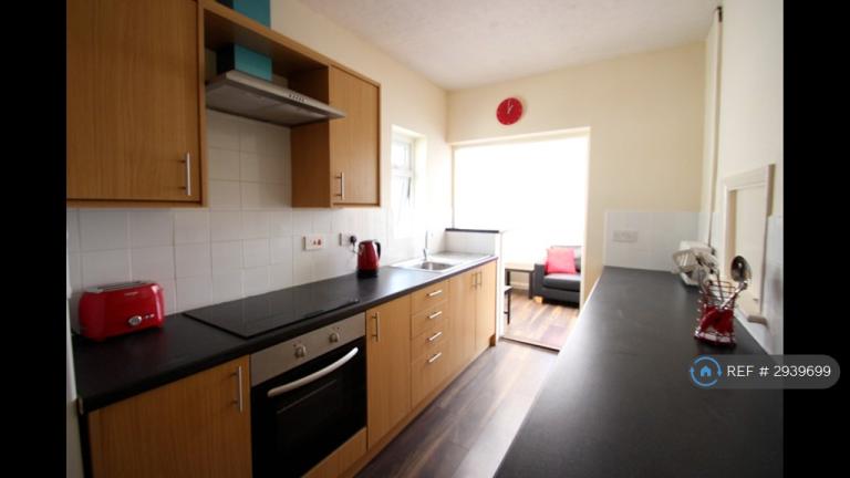 Room Cleveland Drive in Southend-on-Sea