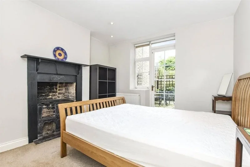 Flat Tredegar Square in Greater London