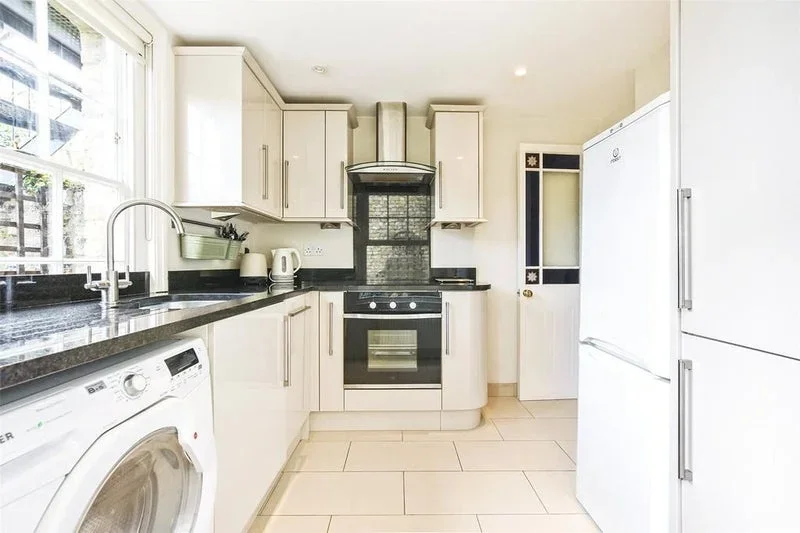Flat Tredegar Square in Greater London