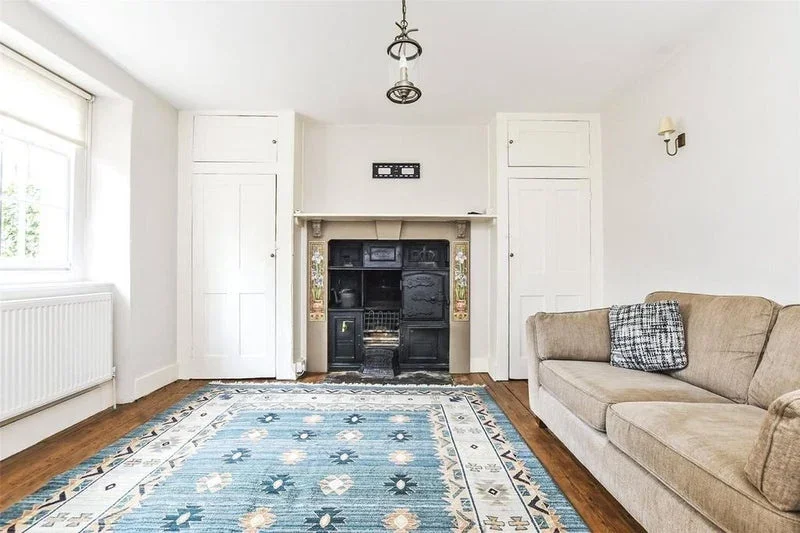 Flat Tredegar Square in Greater London