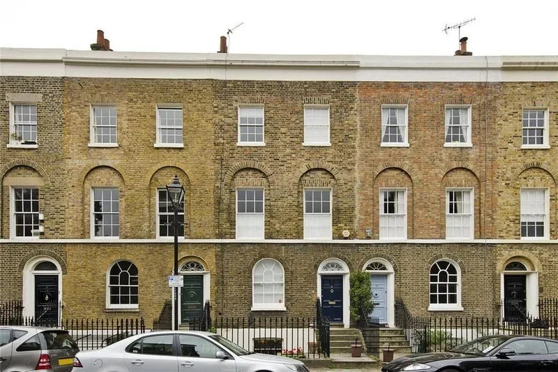 Flat Tredegar Square in Greater London
