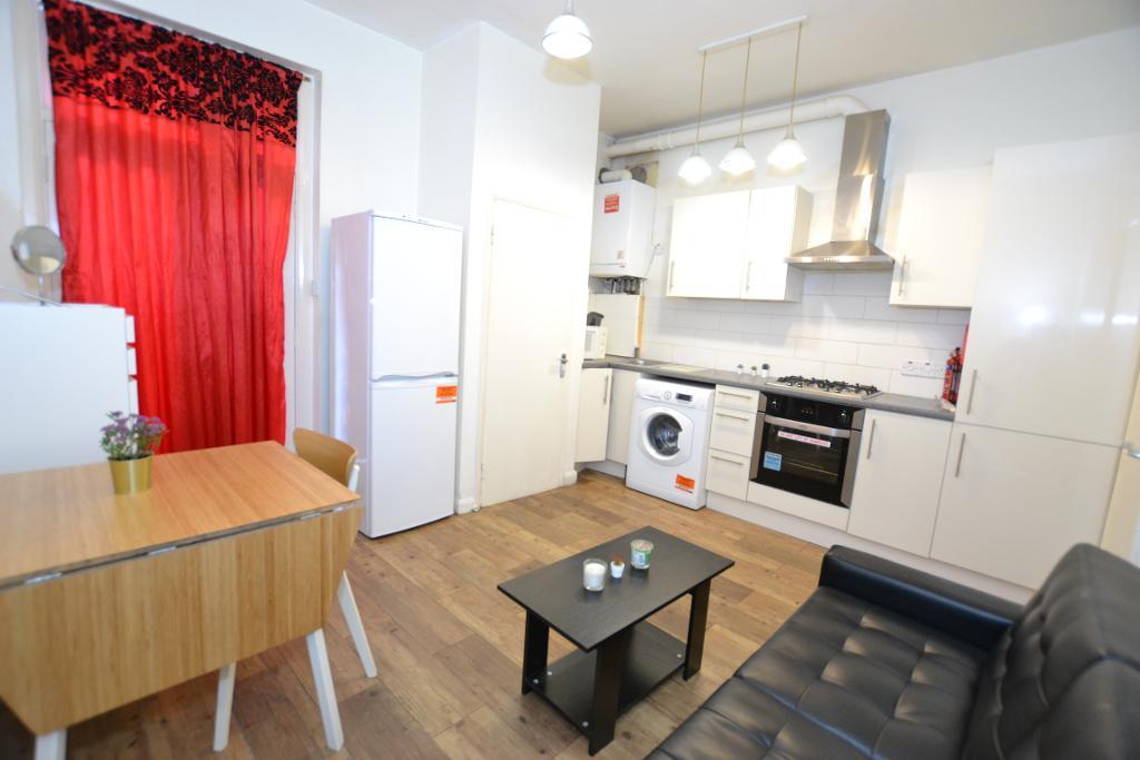 Flat Mears Close in Greater London