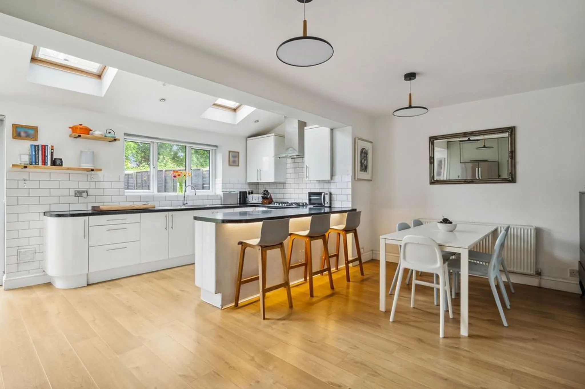 House Vaux Crescent in Walton on Thames