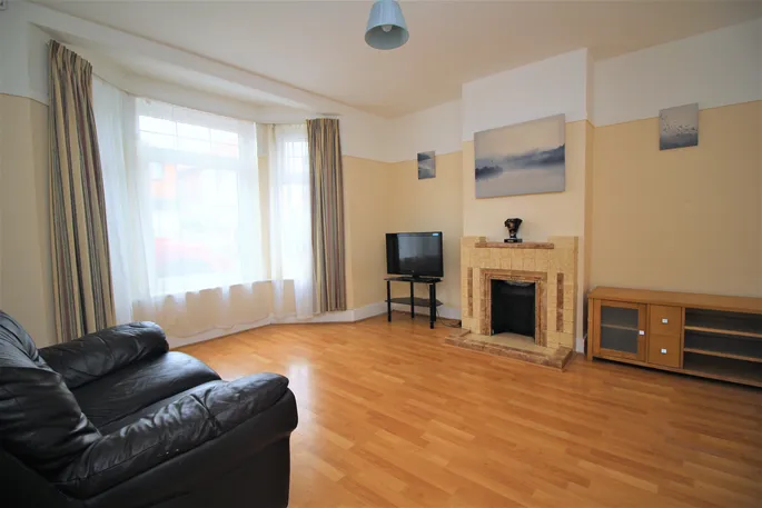 Flat Wyld Way in Greater London