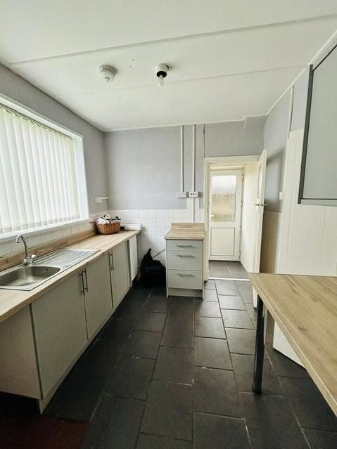 House Woodbrook Terrace in Burry Port