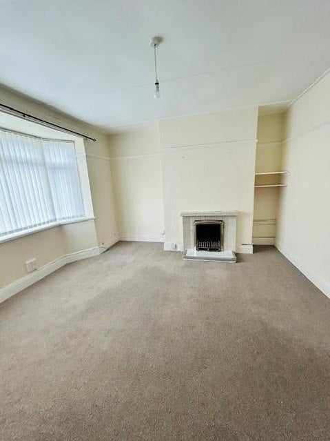 House Woodbrook Terrace in Burry Port