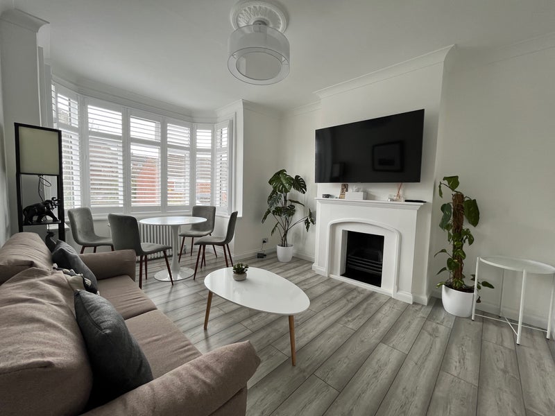 Room Feltham Road in Greater London