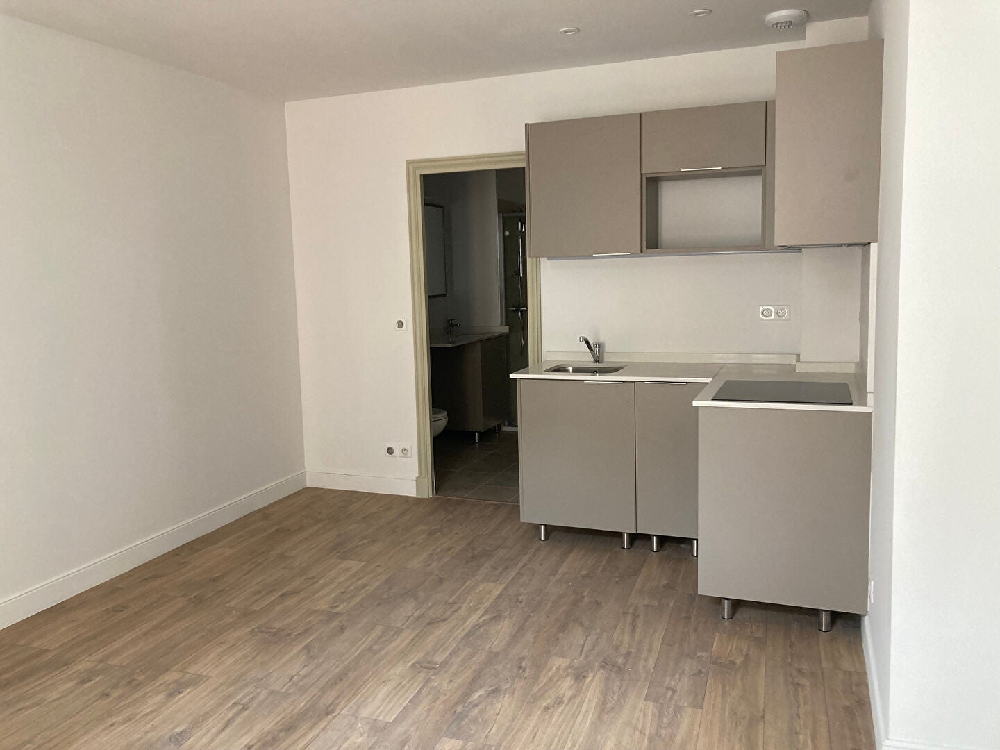 Flat Rue des Flottes in Nîmes