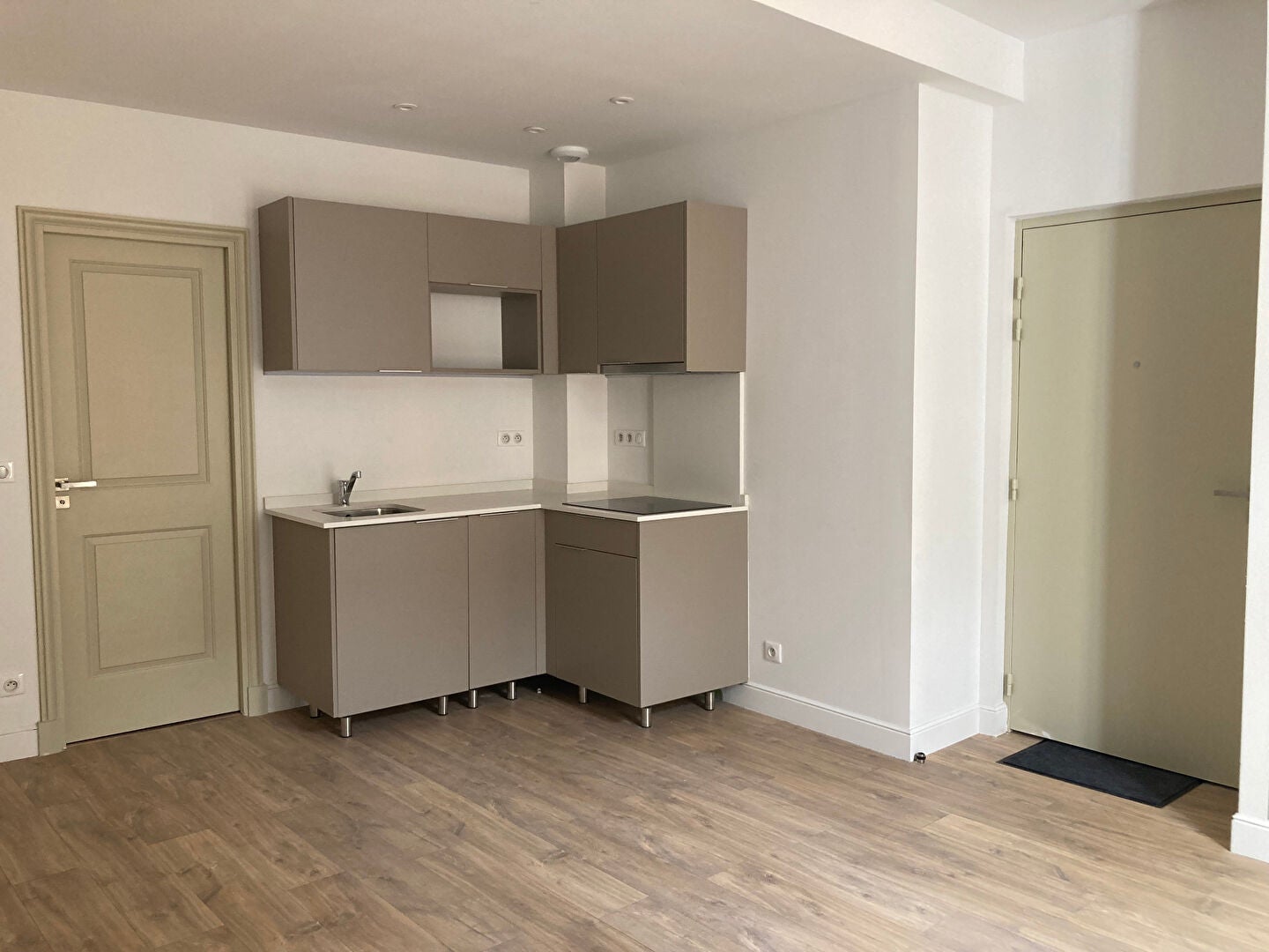 Flat Rue des Flottes in Nîmes