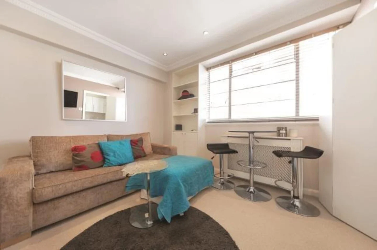 Flat Sloane Avenue in Greater London