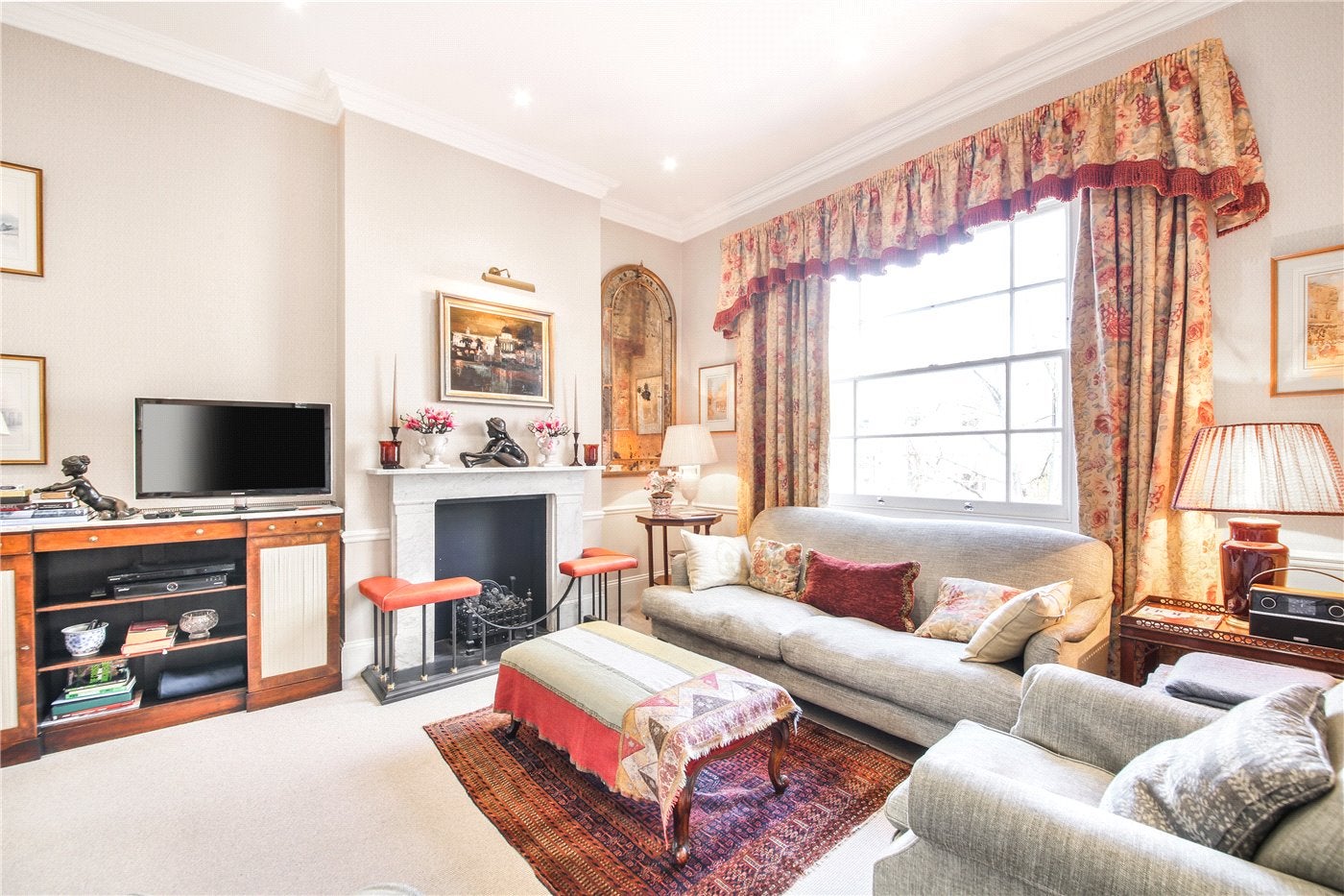 Flat Pembridge Place in Greater London