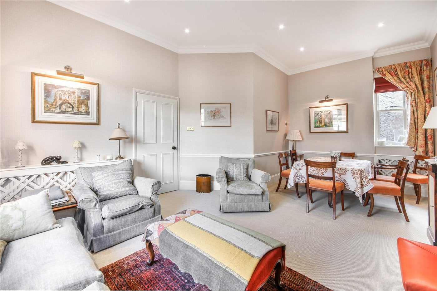 Flat Pembridge Place in Greater London
