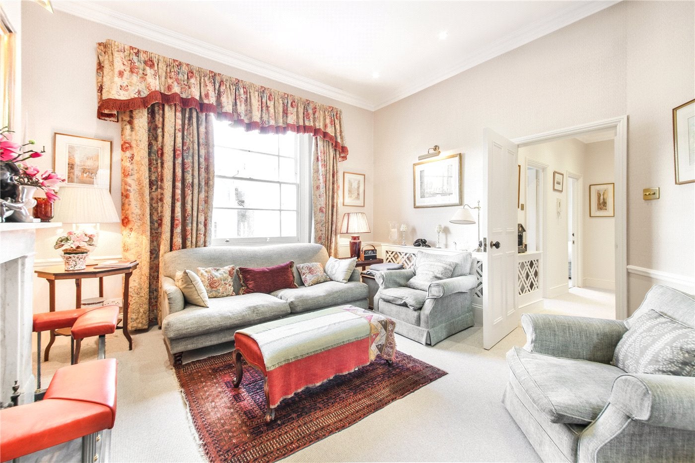 Flat Pembridge Place in Greater London