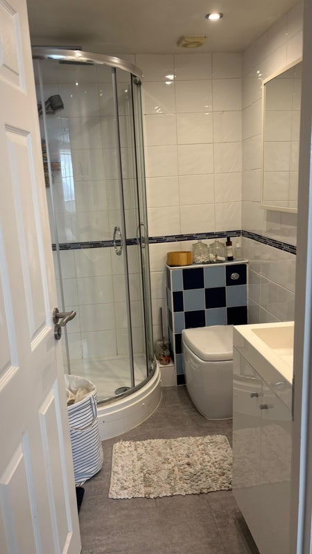 Room Rotherhithe Street in Greater London