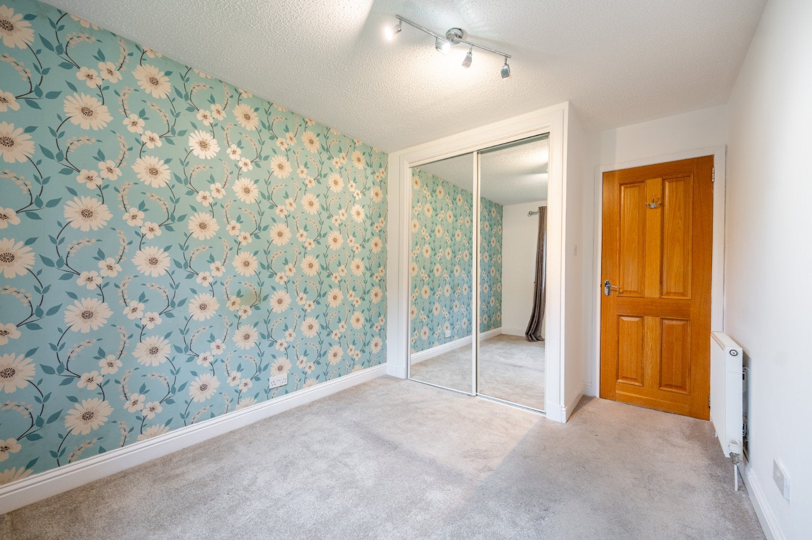 Flat Fortingall Avenue in Glasgow