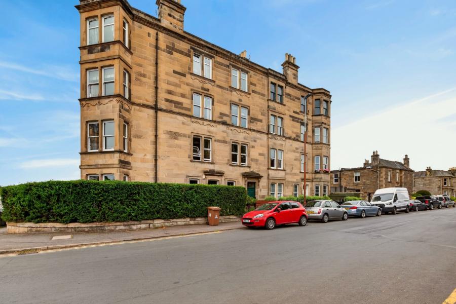 Flat Lixmount Gardens in City of Edinburgh