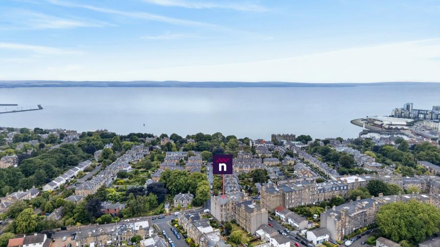 Flat Lixmount Gardens in City of Edinburgh