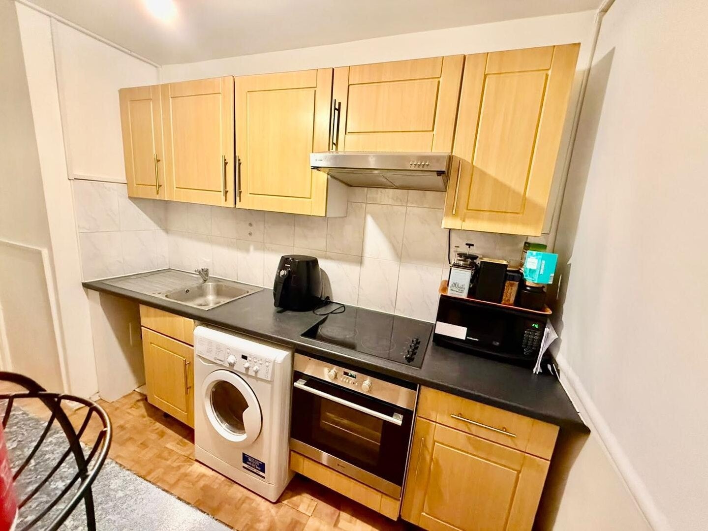 Flat Ballards Lane in Greater London