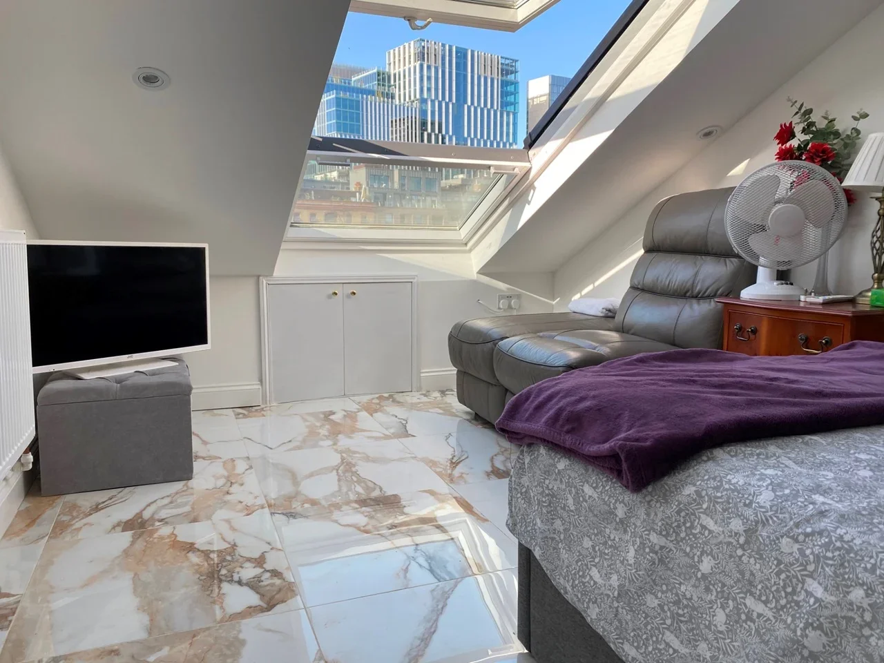 Room Scarborough Street in Greater London