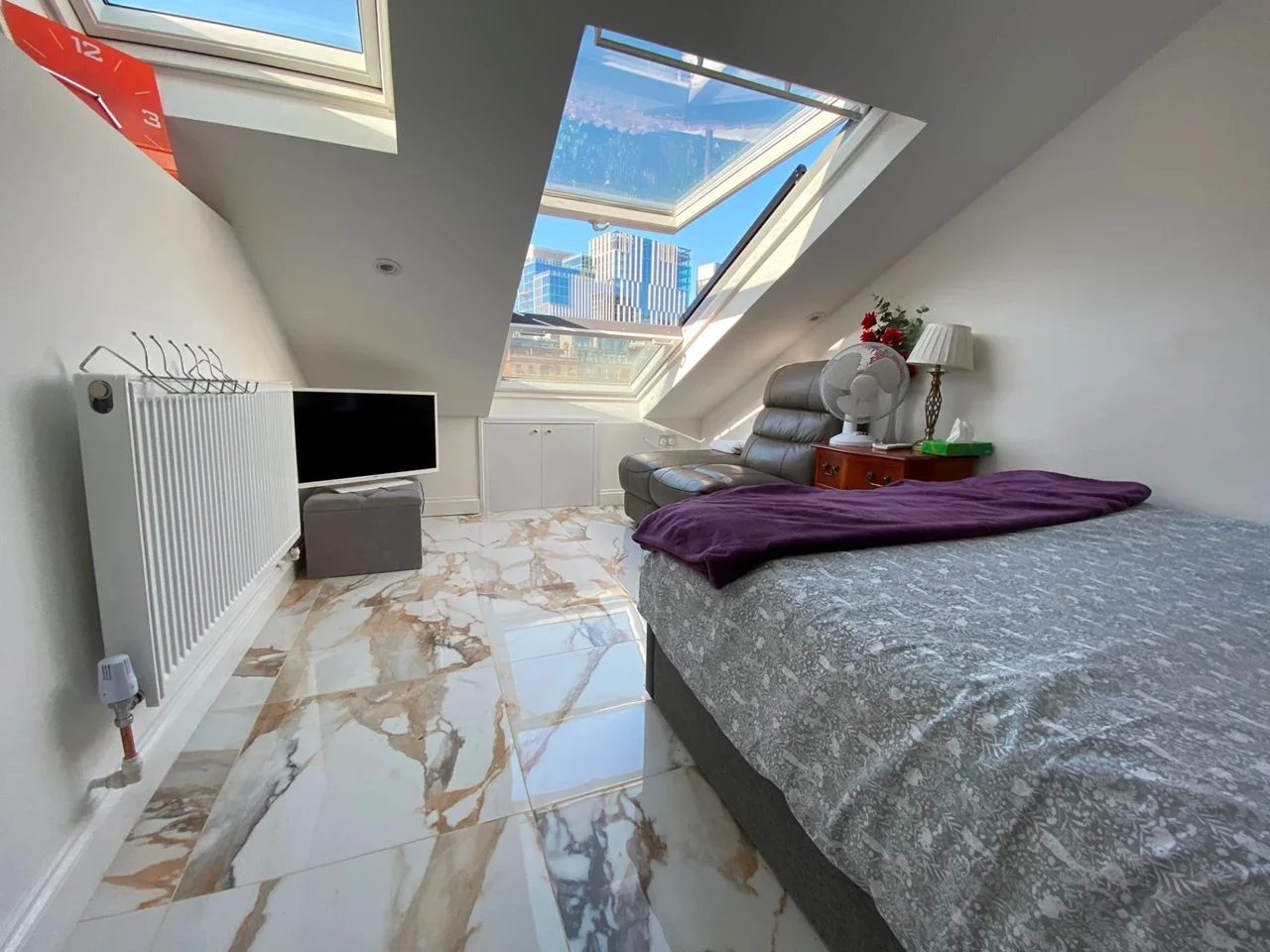 Room Scarborough Street in Greater London
