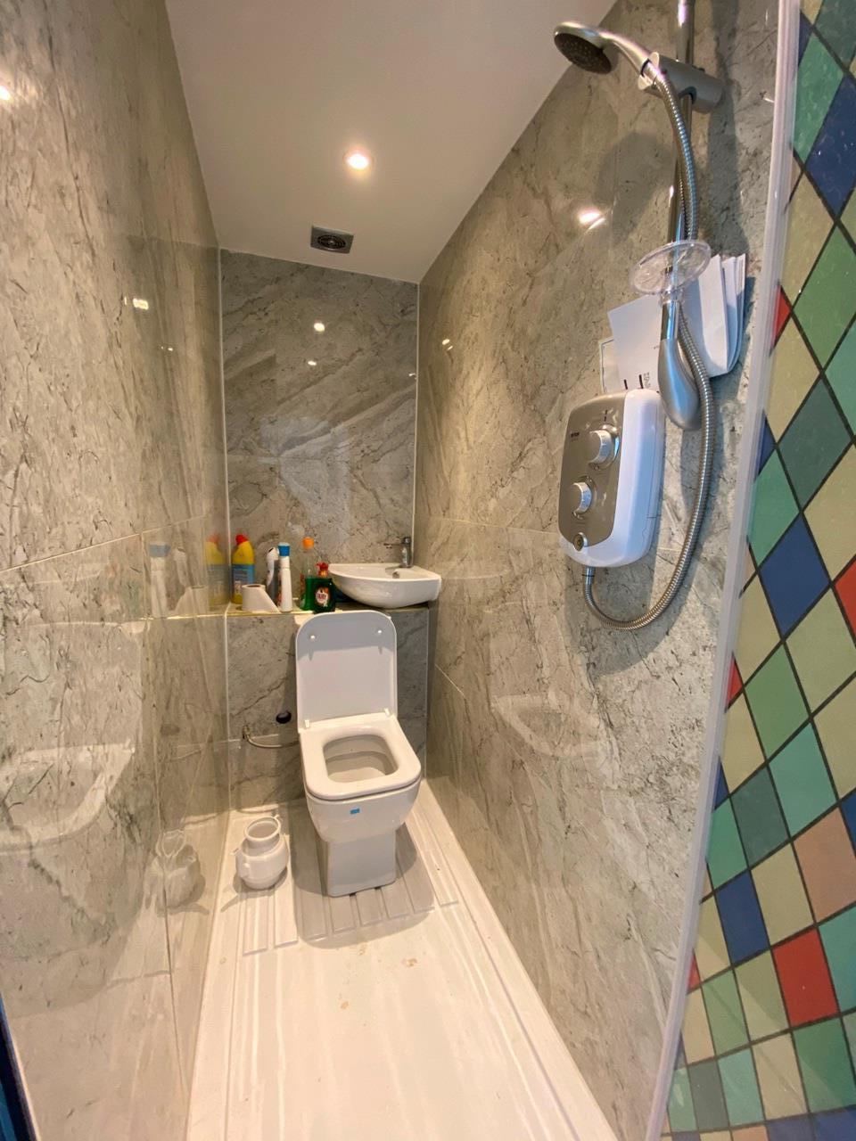 Room Scarborough Street in Greater London