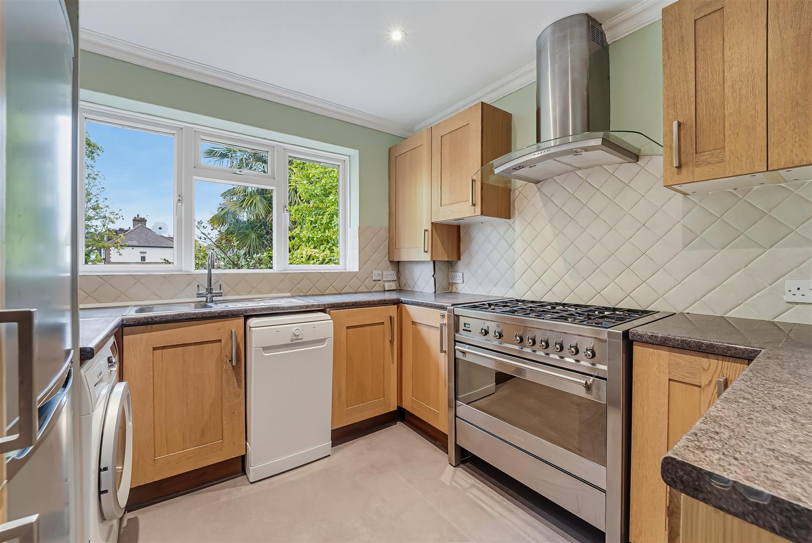 Flat West Barnes Lane in Greater London