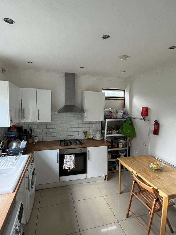 Room Claverdale Road in Greater London