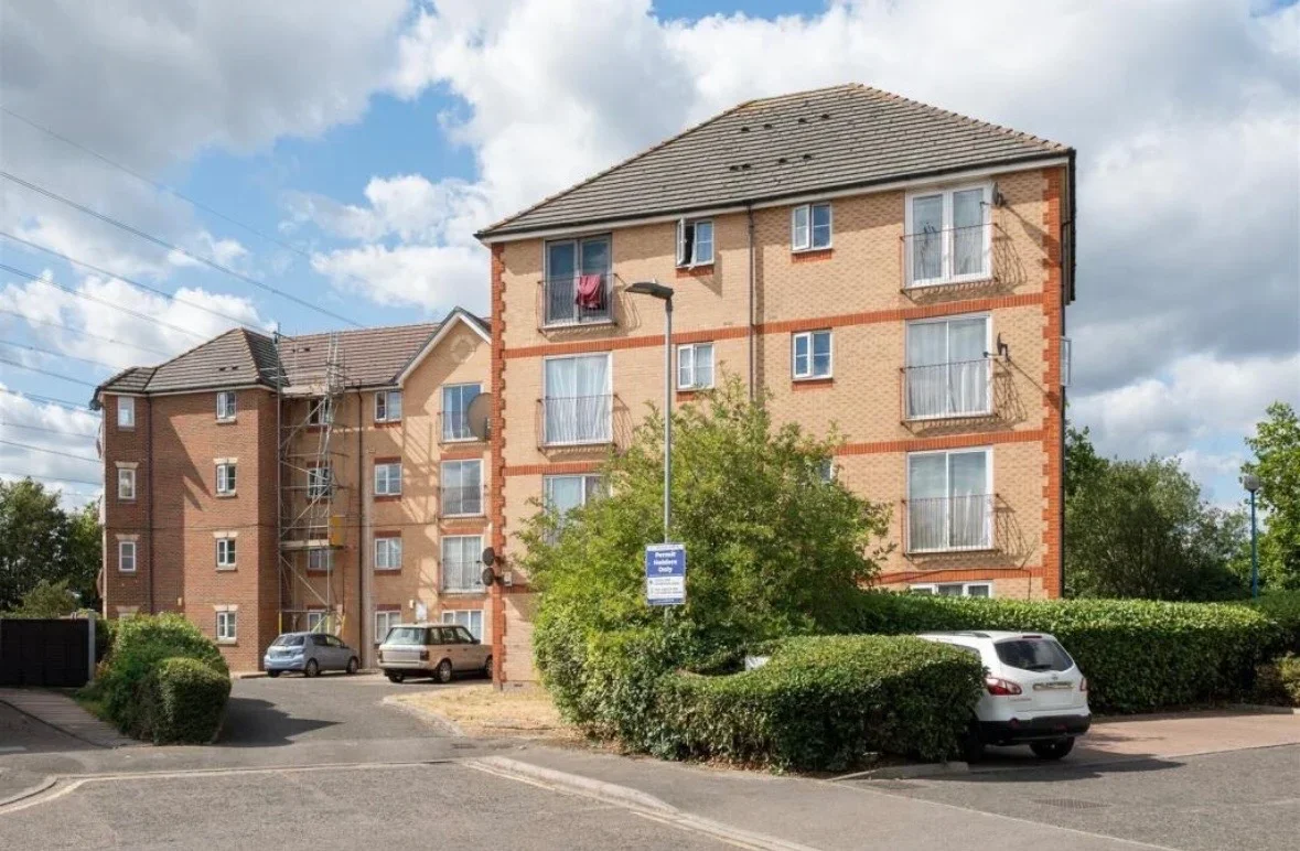 Flat Arncroft Court in Greater London