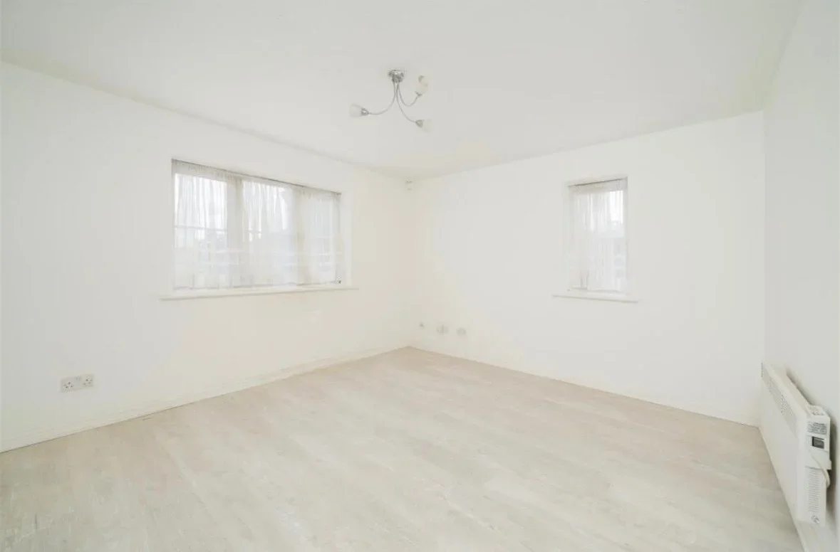 Flat Arncroft Court in Greater London