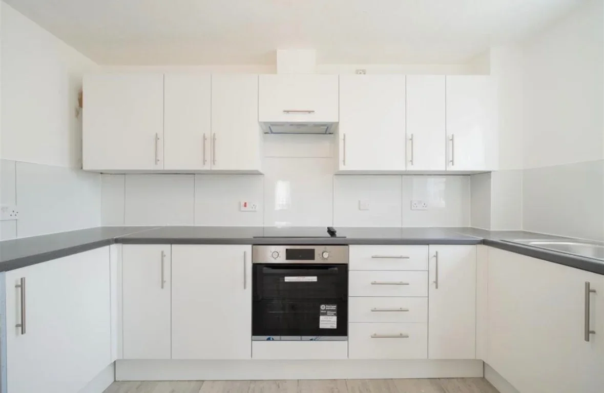 Flat Arncroft Court in Greater London
