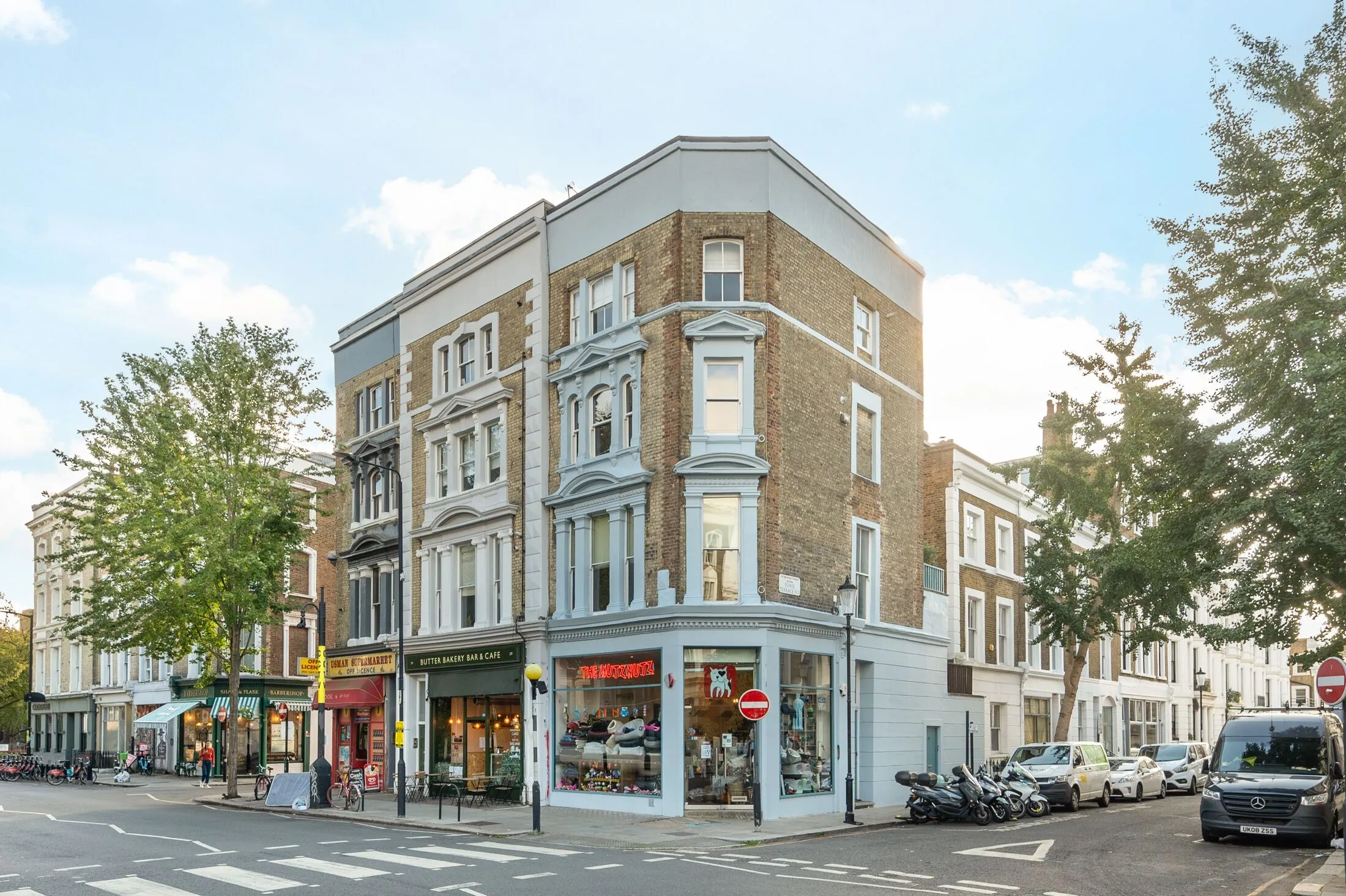 Flat Powis Terrace in Greater London