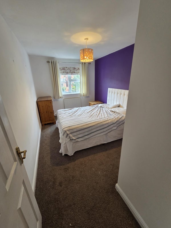 Room Peel Drive in Tamworth