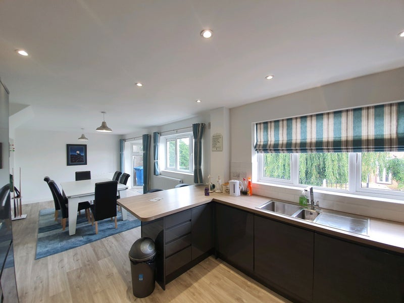 Room Peel Drive in Tamworth