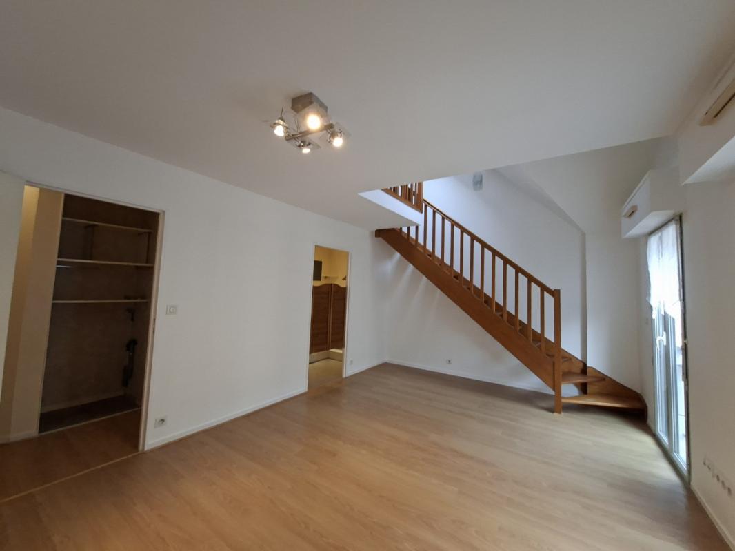 Flat Rue Paul-Louis Courier in Rennes