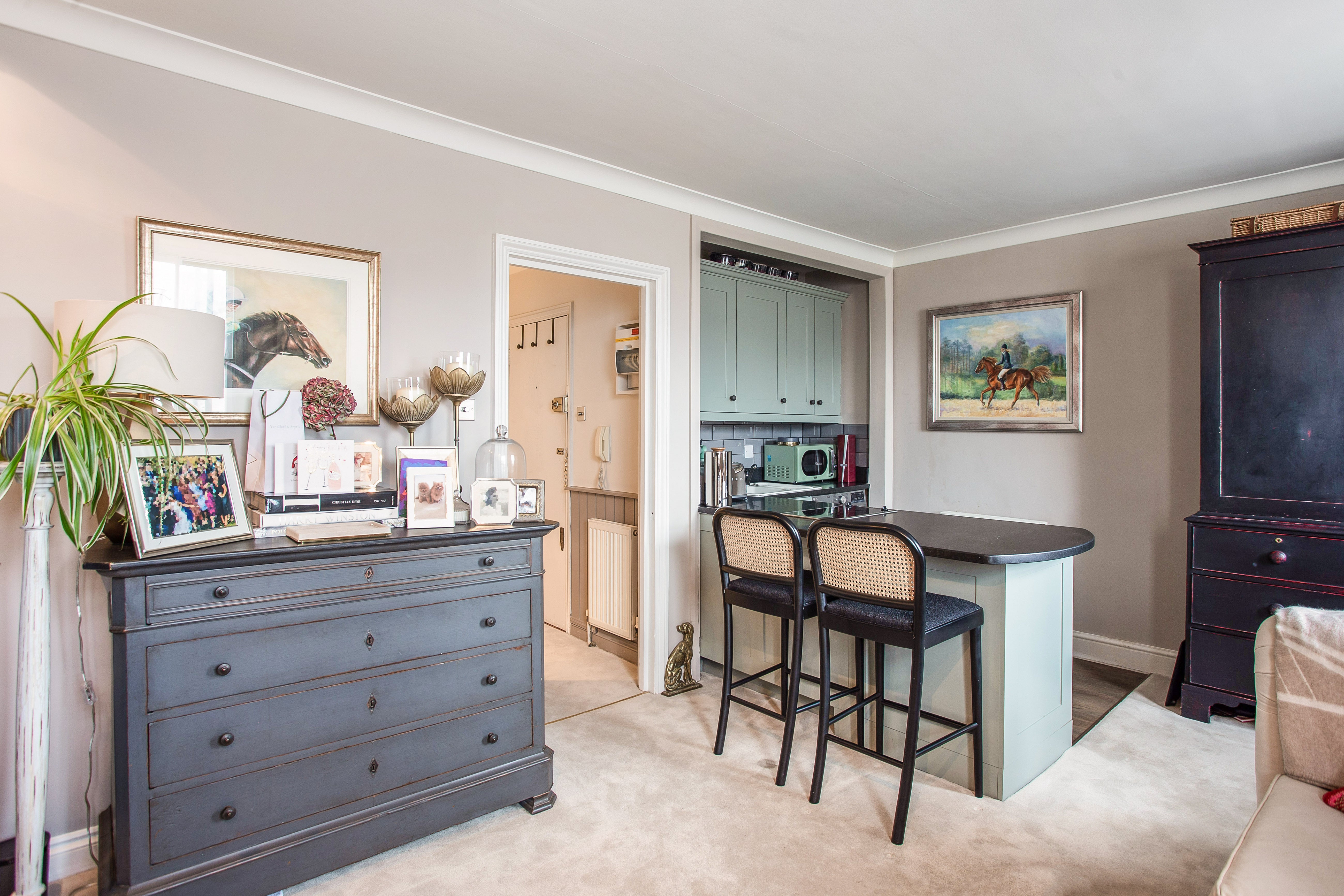 Flat Ebury Street in City of Westminster