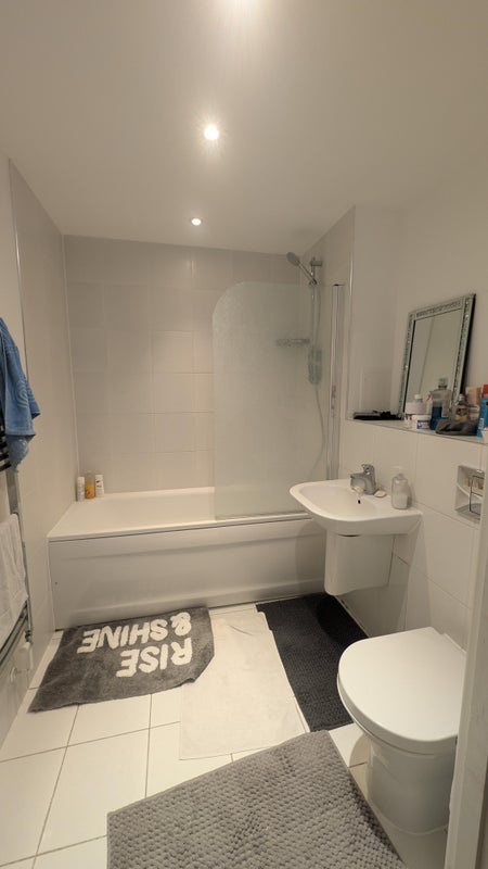Flat Daneland Walk in Greater London
