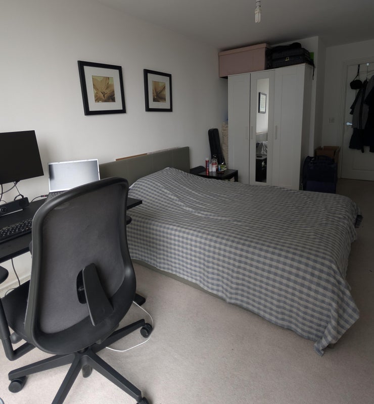 Flat Daneland Walk in Greater London