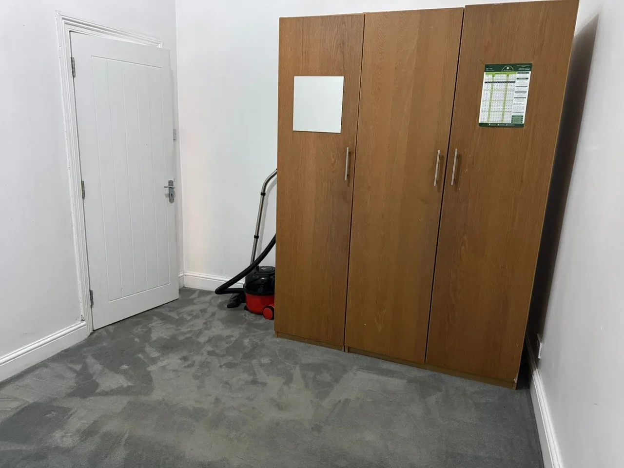 Room Westbury Road in Greater London