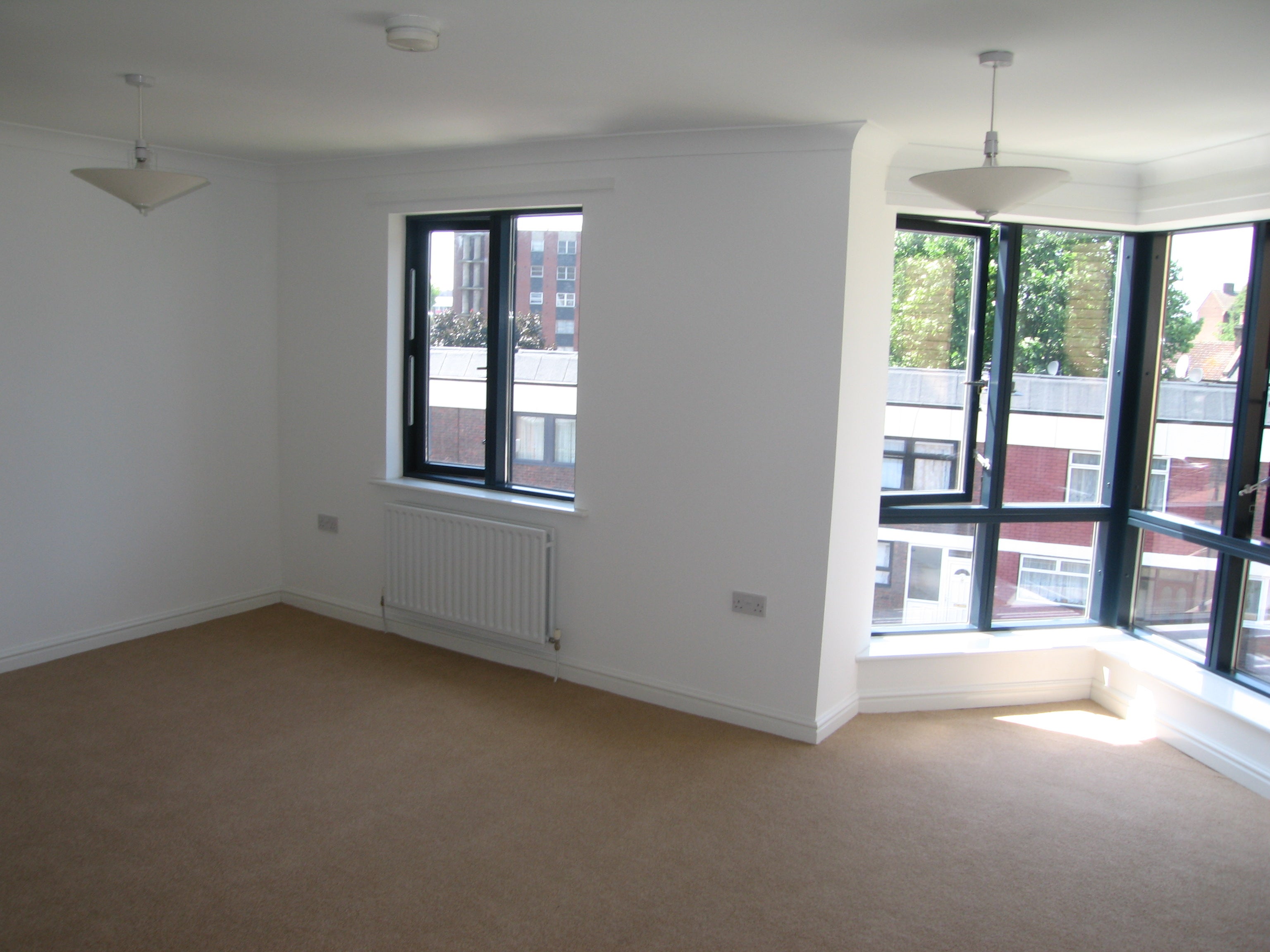 Flat Monteagle Way in Greater London