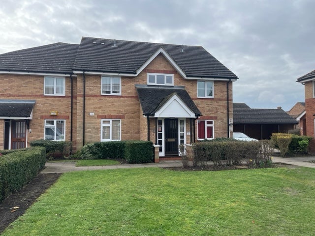 Flat Burton Court in Peterborough