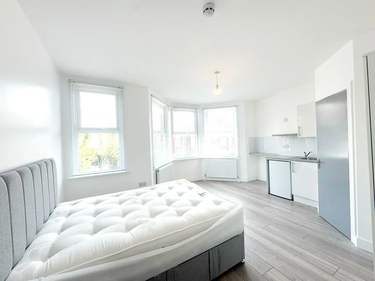 Flat Keston Road in Greater London