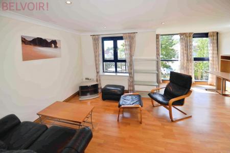 Flat Canute Road in Southampton